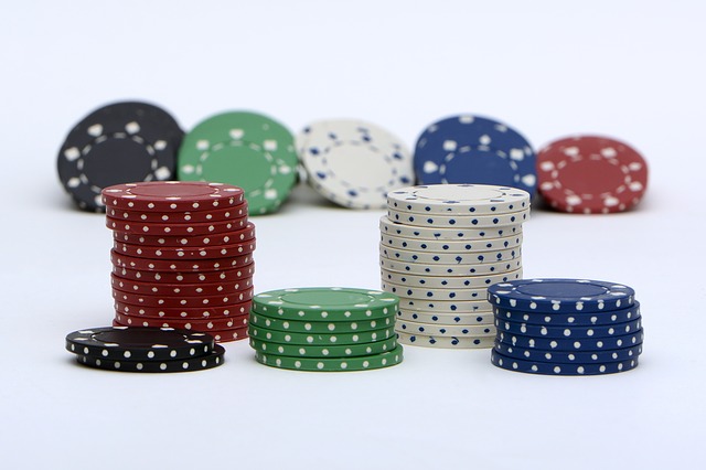 Multi-tabling has pros and cons when playing online poker, so should you do it?